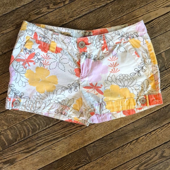 UNIONBAY Pants - ☀️3/$15 Unionbay Floral Shorts. 100% cotton Size 9